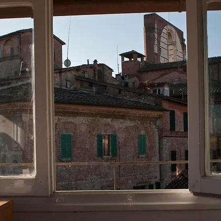Simonetta Panzió Siena
